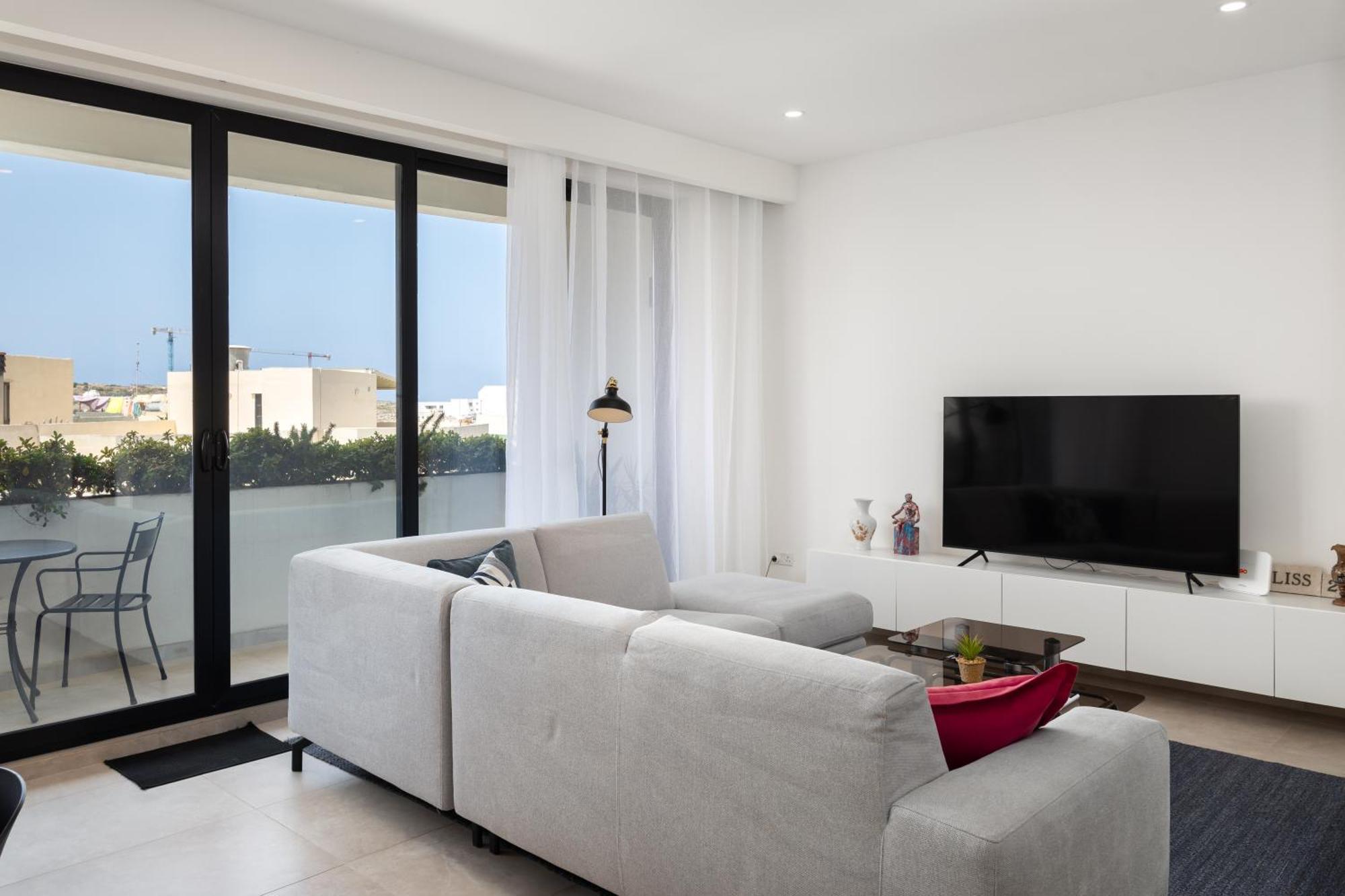 Modern 1Br Spacious Apartment With Terrace - Close To St Thomas Bay Марсаскала Экстерьер фото