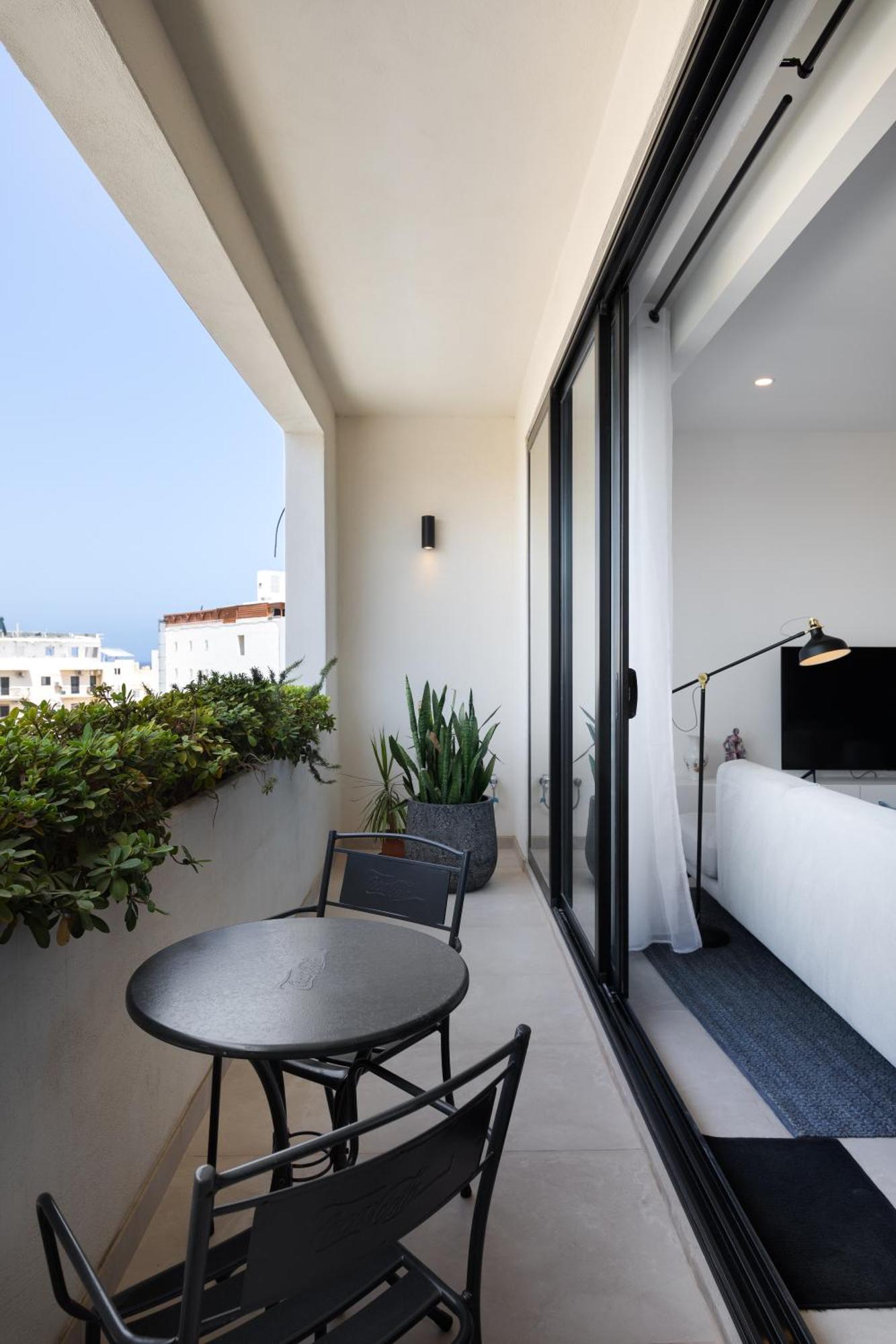 Modern 1Br Spacious Apartment With Terrace - Close To St Thomas Bay Марсаскала Экстерьер фото